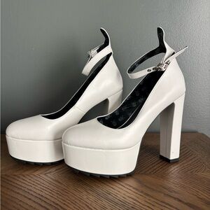 La Moda White Platform Mary Janes Heels size 9
NEW